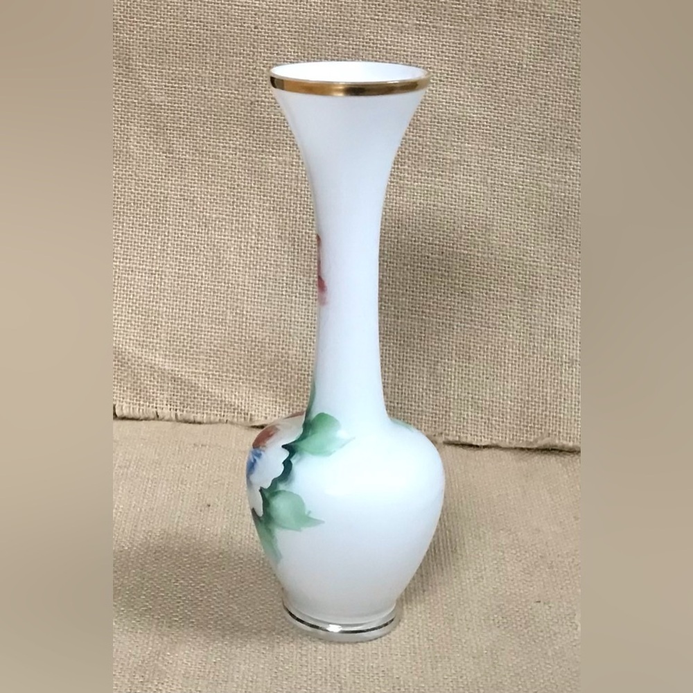 Vintage White Floral Glass Vase Hand Painted Grandma Cottage Core Romance - Picture 2 of 7